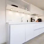 Seaside 10 Apartment