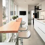 Apartment Seaside 10 *