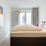 Apartment Seaside 10 *