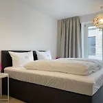 Seaside 10 Apartment *